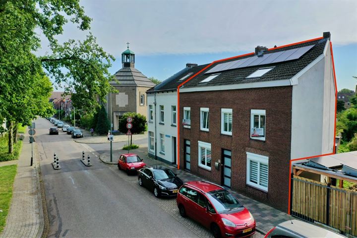 Meezenbroekerweg 58 in Heerlen foto