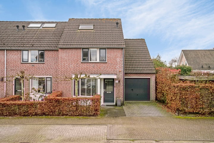 Meidoorn 49 in Prinsenbeek foto