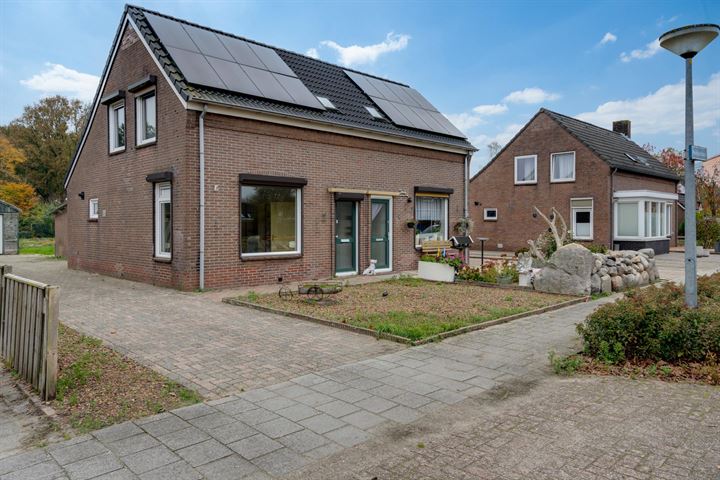 Meidoornlaan 10 in Geesbrug foto