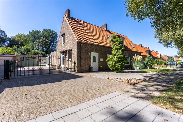 Meidoornstraat 17 in Geleen foto