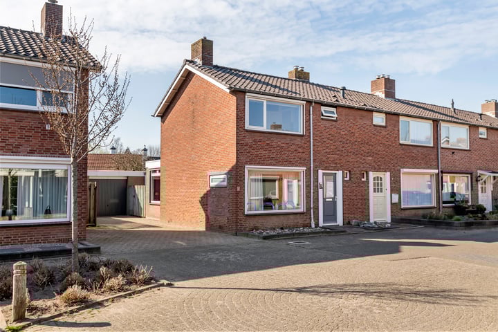 Meidoornstraat 17 in Deest foto