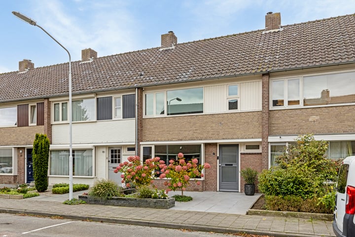 Meidoornstraat 18 in Best foto