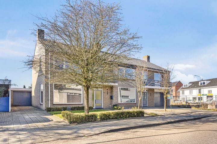 Meidoornstraat 4 in Budel