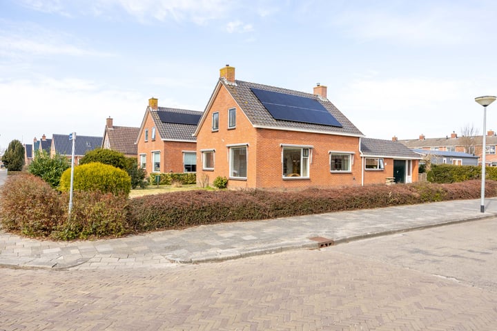 Meidoornweg 21 in Uithuizermeeden foto