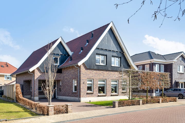 Melenhorst 9 in Losser foto