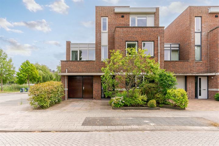 Melkdragerhof 84 in Delfgauw foto