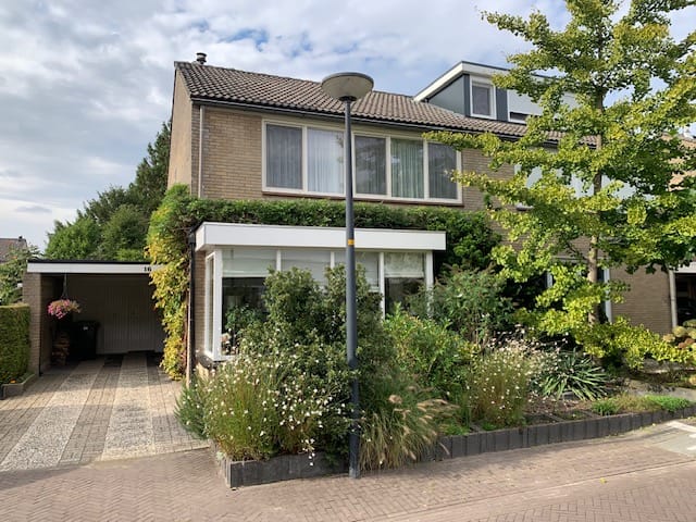 Melodiestraat 16 in Enschede foto