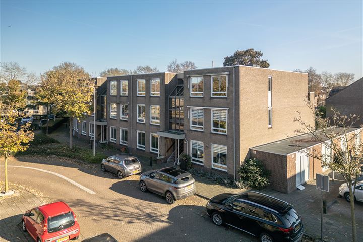 Mendeldreef 46 in Lisse foto