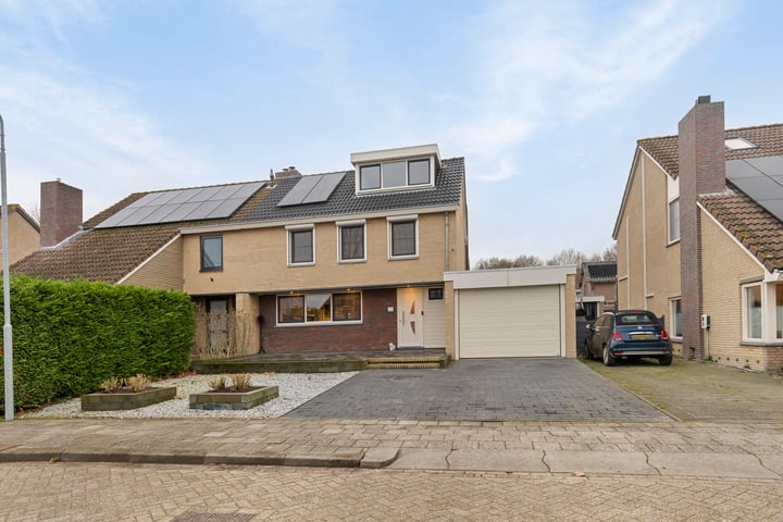 Menno van Coehoornstraat 6 in Willemstad foto