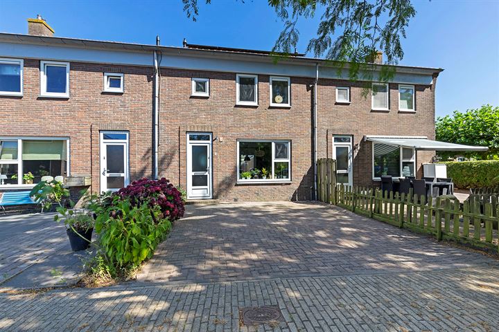 Menso Poppiusstraat 4 in Oosterzee foto