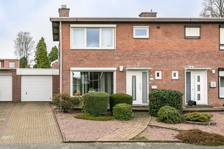 Mentenlaan 16 in Landgraaf foto