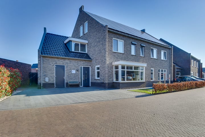 Merovingen 16 in Dalfsen foto