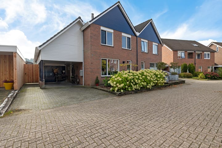 Mertenshof 3 in Weerselo