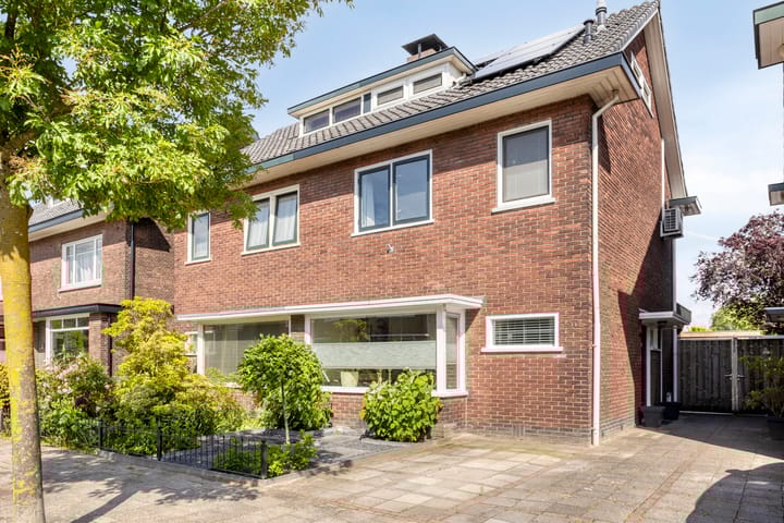Mesdagstraat 10 in Hengelo foto