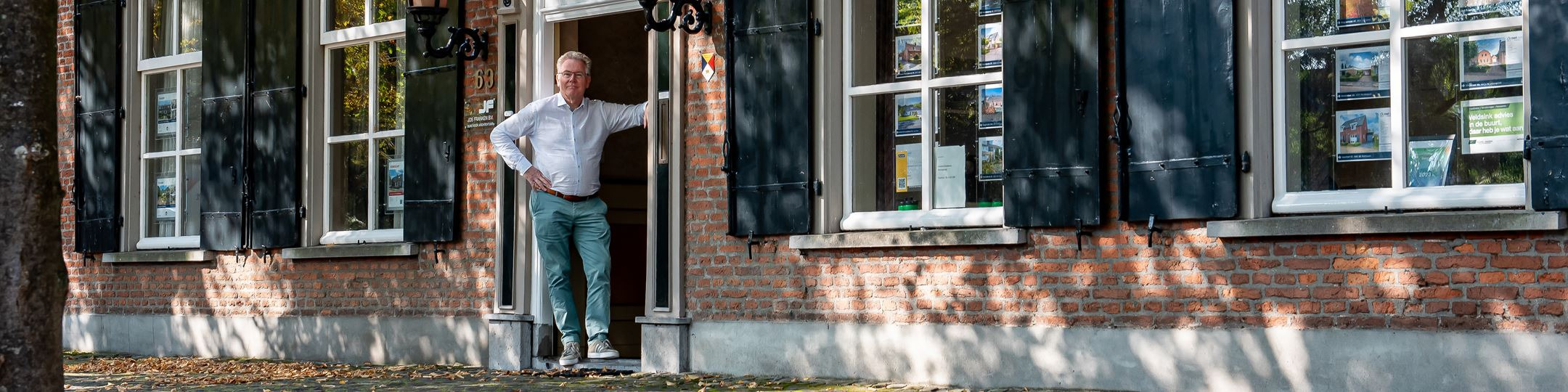 Kantoorfoto Met Ons Makelaars Bergeijk