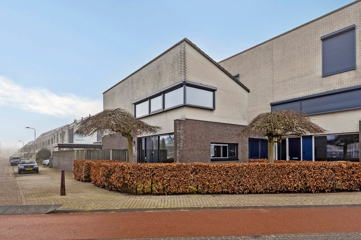 Metslawierstraat 1 in Tilburg foto