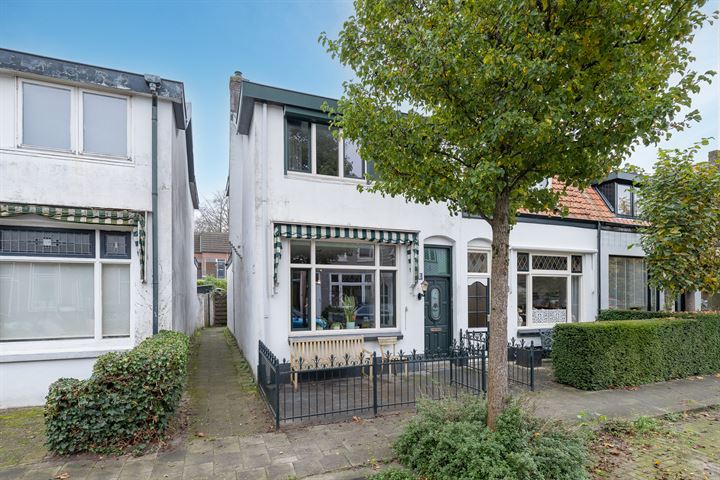 Meulenwiekelaan 25 in Bussum foto