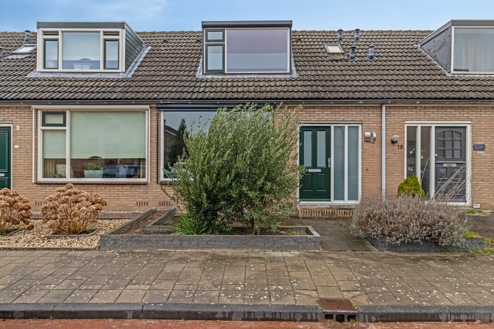 Mezenhof 15 in Ouderkerk aan den IJssel foto
