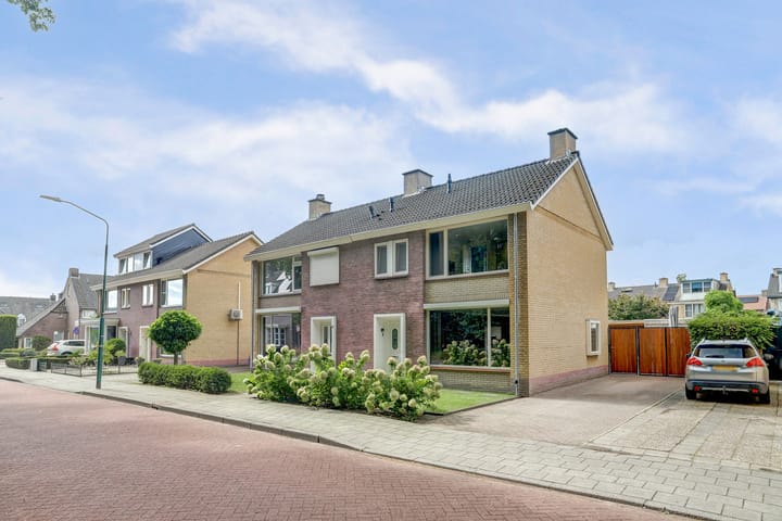 Mgr de Haasstraat 8 in Eersel foto