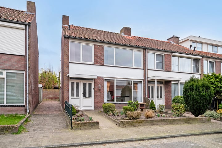 Mgr. Dr. Th. Goossensstraat 52 in Best foto