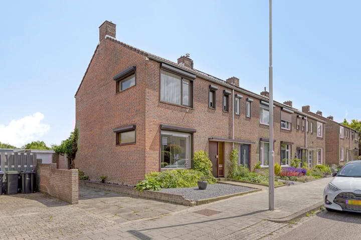 Mgr. Feronlaan 71 in Hoensbroek foto