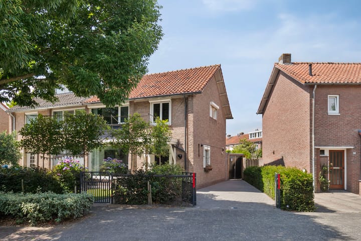 Mgr. Nolenslaan 72 in Dongen foto
