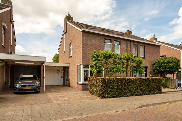 Mgr Nolensstraat 12 in Hoogerheide foto