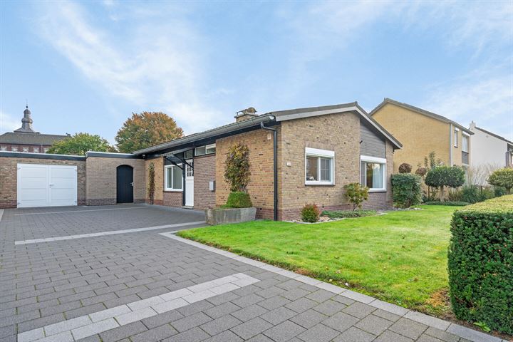 Michiels van Kessenichstraat 14 in Limbricht foto