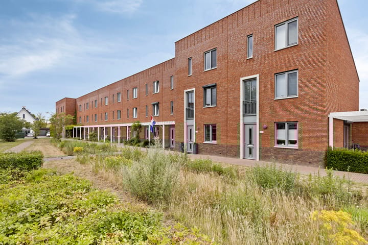 Middegaalspad 202 in Veghel foto