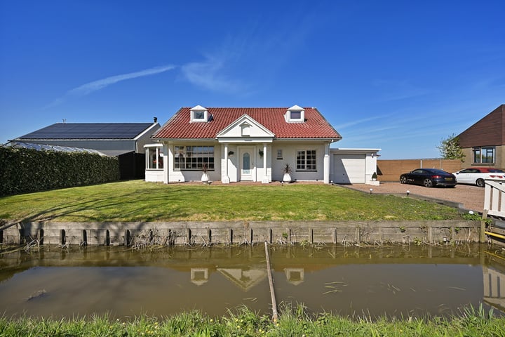 Middel Broekweg 83 in Honselersdijk foto