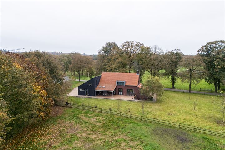 Middeldijk 28 in Rijssen foto