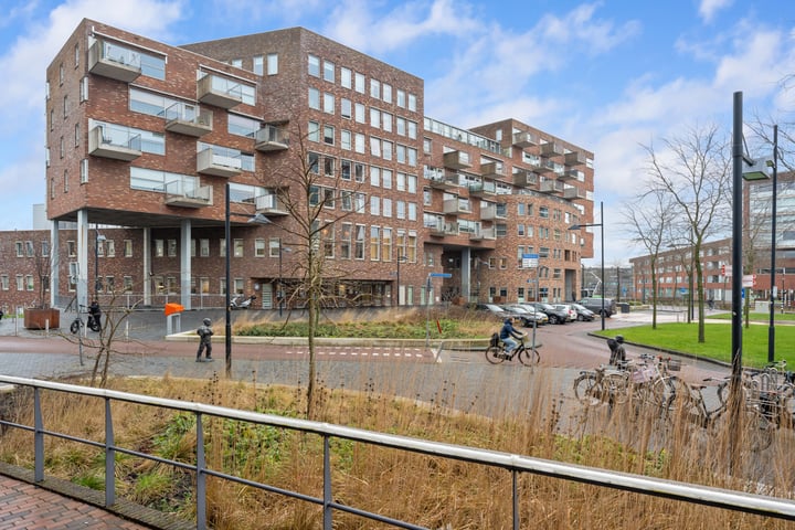 Middeldijkerplein 104 in Barendrecht foto