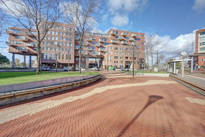 Middeldijkerplein 40 in Barendrecht foto