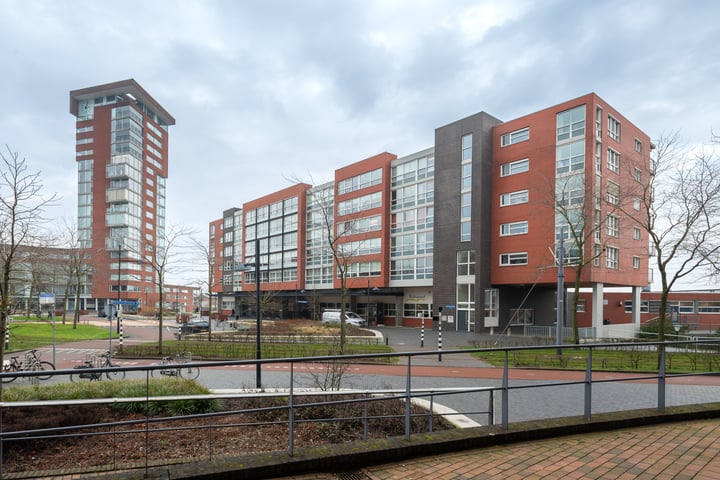 Middeldijkerplein 45 in Barendrecht foto