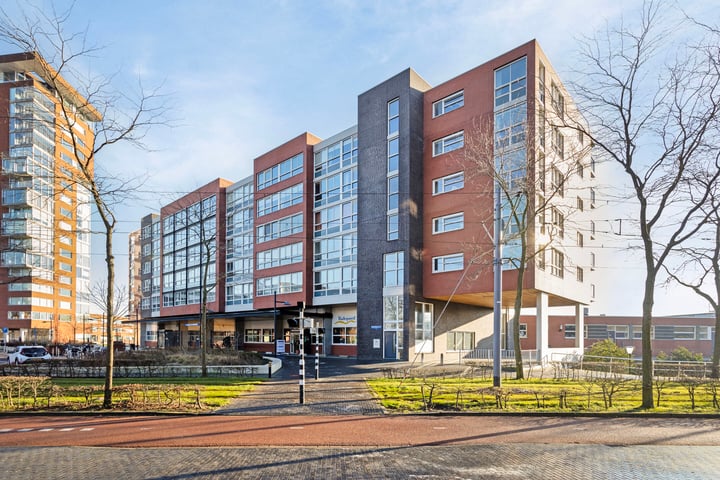 Middeldijkerplein 49 in Barendrecht foto