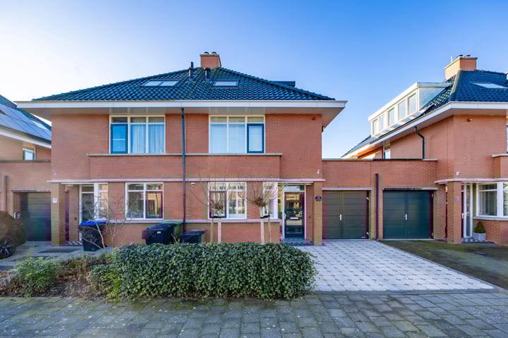 Middelgeestlaan 12 in Voorschoten foto