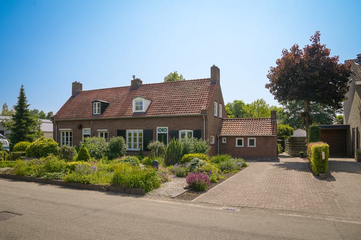 Middelwaard 9 in Horssen foto