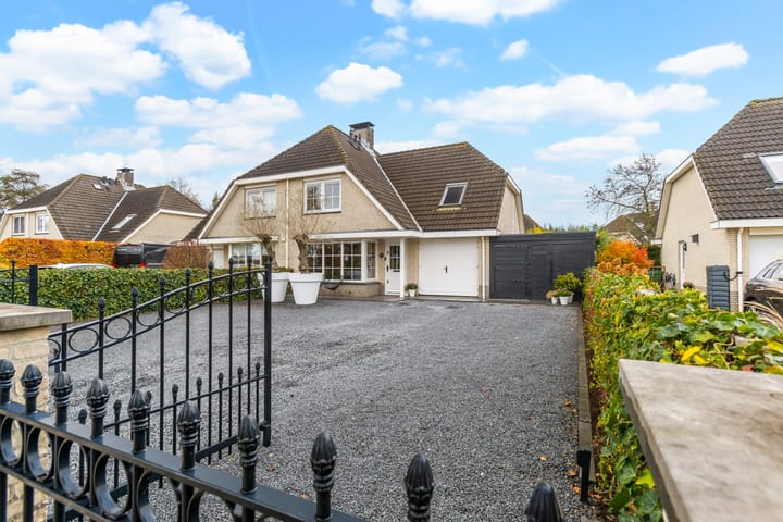 Middelweg 44 in Numansdorp