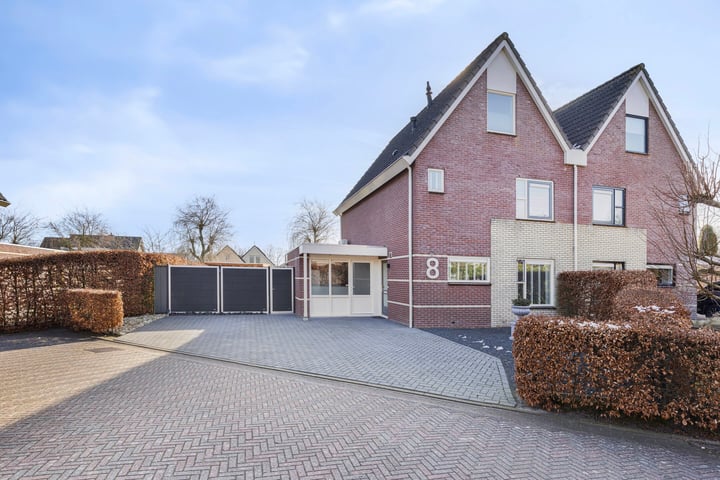 Middenbolder 8 in Stadskanaal foto