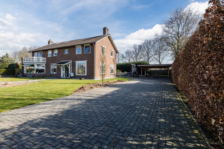 Middendorp 2 in Hooghalen foto