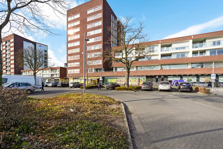 Middenhaag 425 in Emmen foto