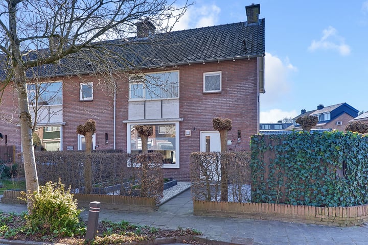 Middenlaan 14 in Harderwijk foto
