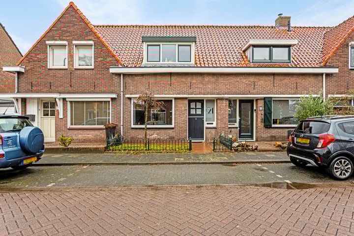 Middenlaan 21 in Oosterhout foto