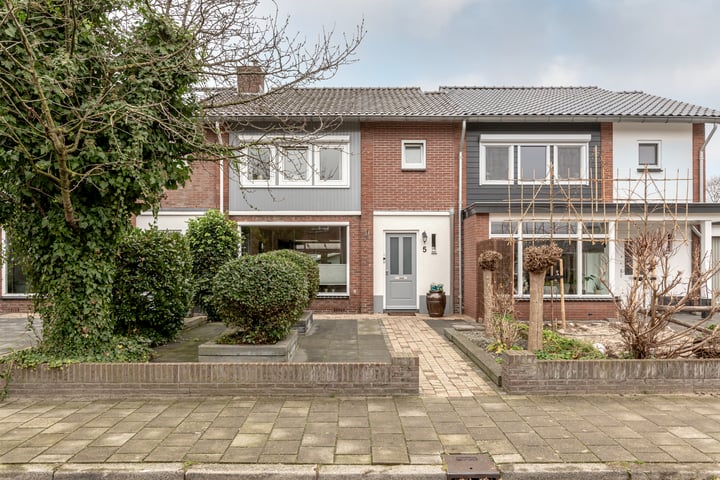 Middenlaan 5 in Harderwijk foto