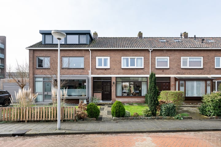 Middenmolensingel 22 in Nieuwerkerk aan den IJssel foto