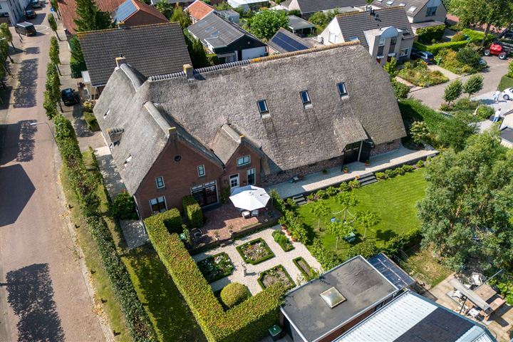 Middenstraat 28 in Beesd foto