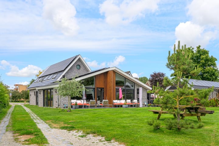 Middenweg 262 in Heerhugowaard foto