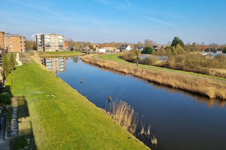 Mientekade 66 in Halfweg foto