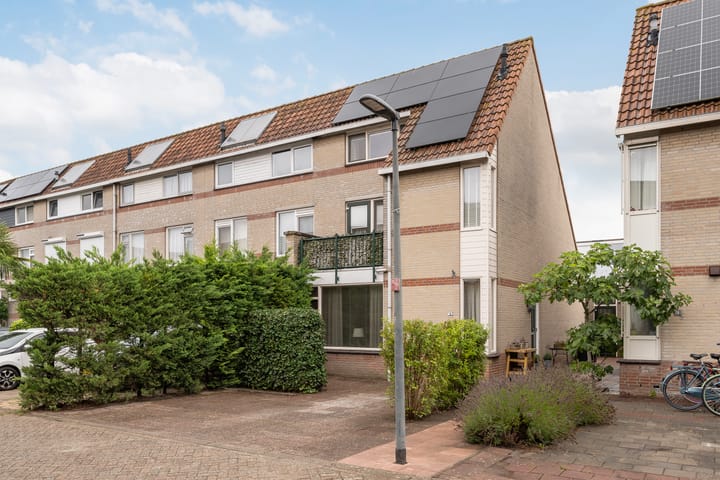 Mieriksveld 8 in Schiedam