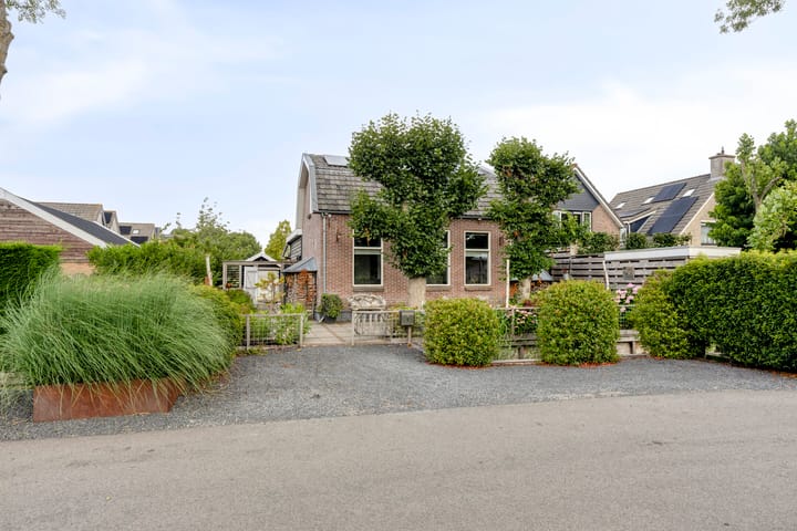 Mijdrechtsedwarsweg 1 in Vinkeveen